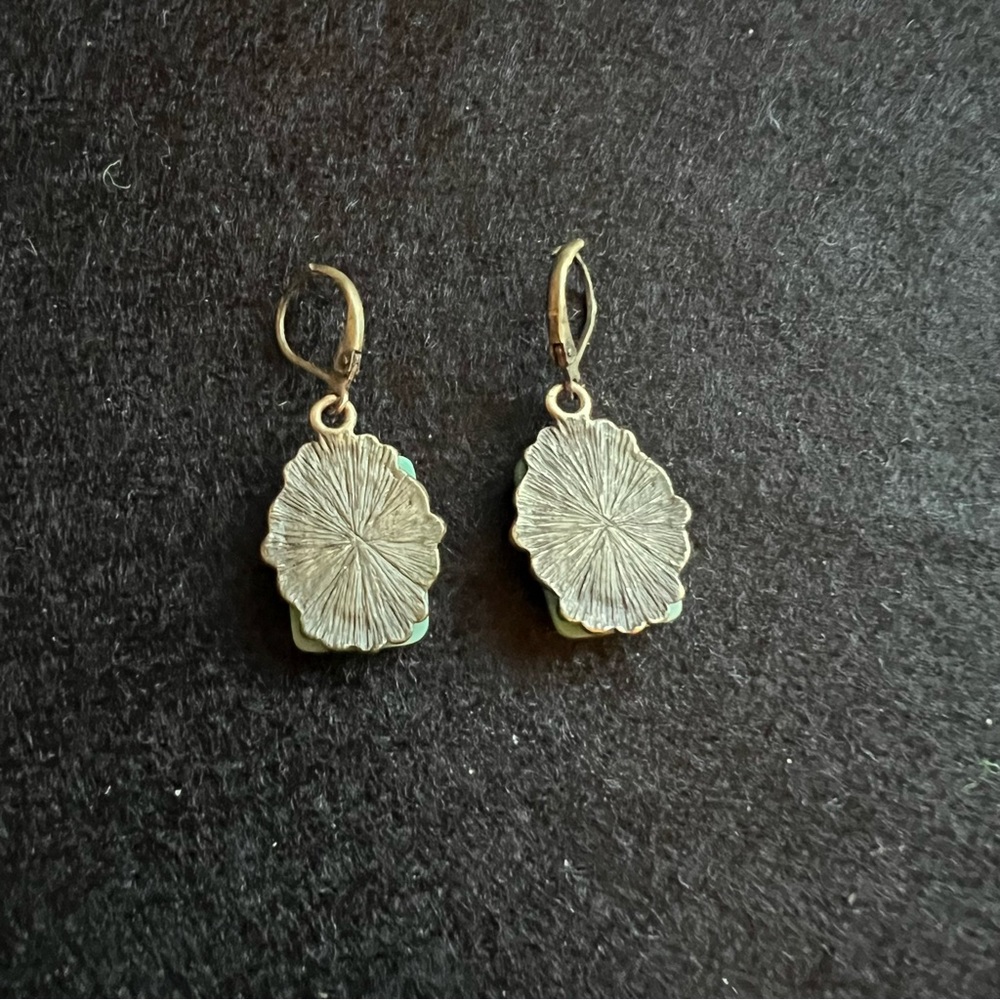 💚 Green Floral Drop Earrings - Picture 3 of 5